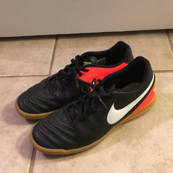 indoor soccer shoes size 7